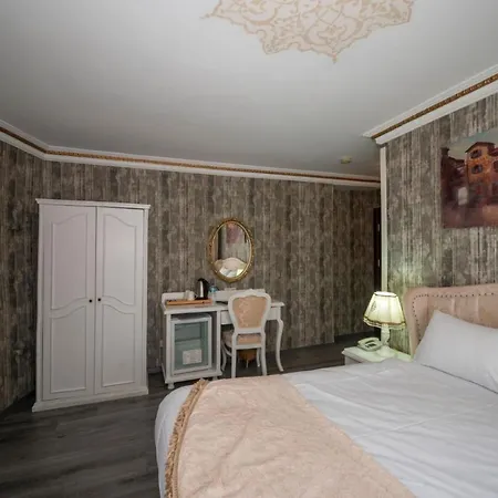 Отель Fuat Bey Palace & Стамбул