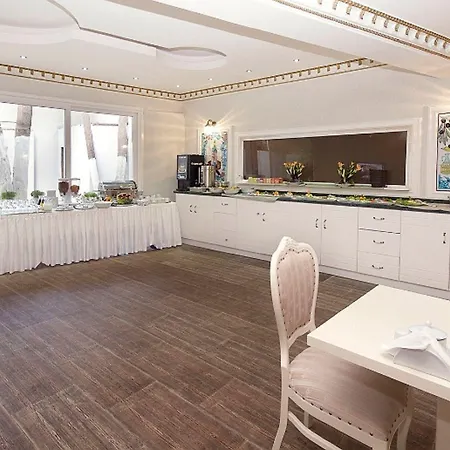 Отель Fuat Bey Palace &