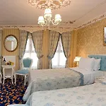 Fuat Bey Palace & 4*