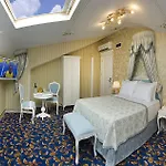 Fuat Bey Palace & 4*