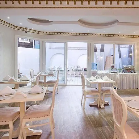 Fuat Bey Palace & 4*