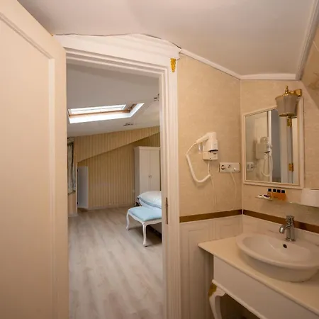 Hotel Fuat Bey Palace & 4*