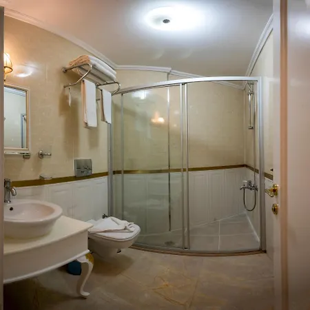 Fuat Bey Palace & 4*