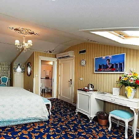 Fuat Bey Palace & 4*