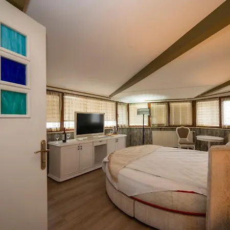 Fuat Bey Palace & Hotel