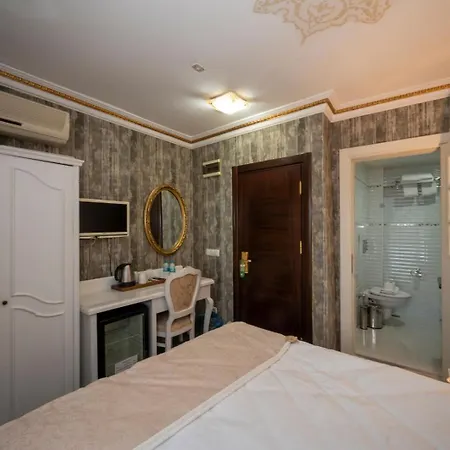 Fuat Bey Palace & 4*