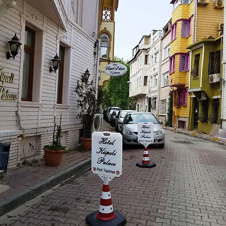 Ξενοδοχείο Fuat Bey Palace & 4*