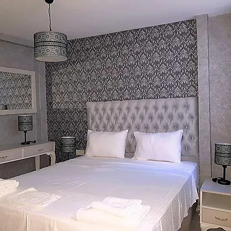 Fuat Bey Palace & Szálloda 4*