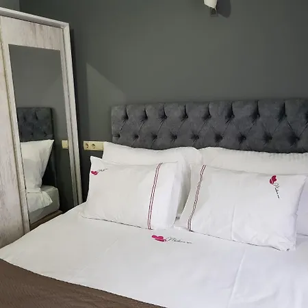 Hotel Fuat Bey Palace &