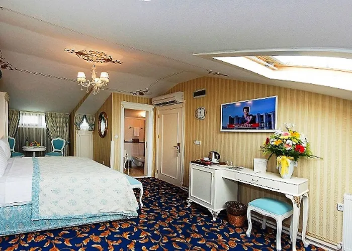 Fuat Bey Palace & 4*