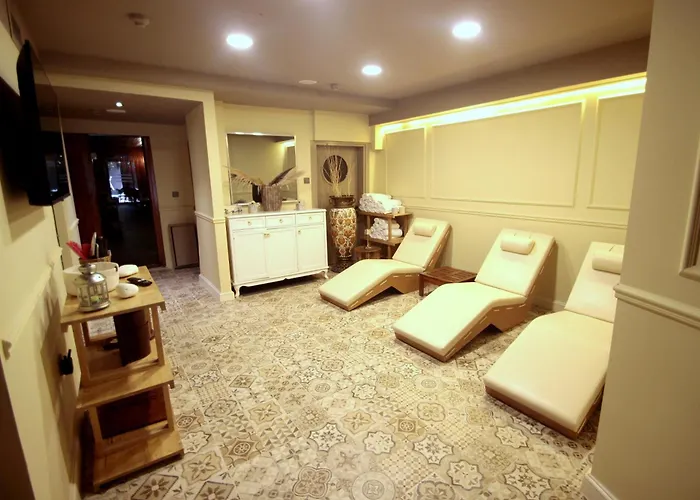 Hotel Fuat Bey Palace &