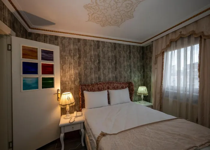 Hotel Fuat Bey Palace &