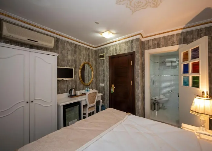 Fuat Bey Palace & 4*